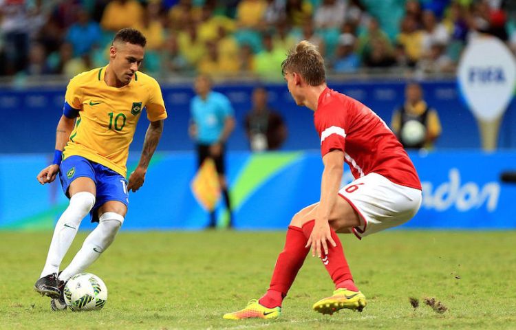 2016-09-16-neymar-inside-02